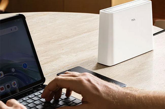 TCL Linkhub HH515L 4G 8K Streaming 