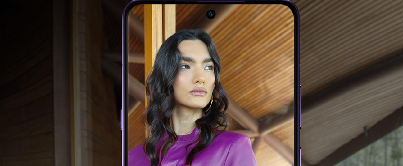 MOTOROLA Signature Swarovski Edition Smartphone