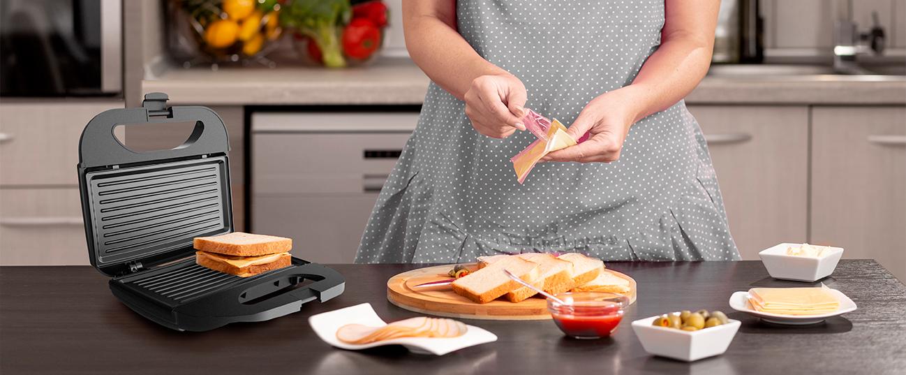 BLACK & DECKER BXSA752E Τοστιέρα 750W