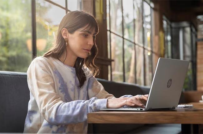  HP OmniBook 5 OLED 16 