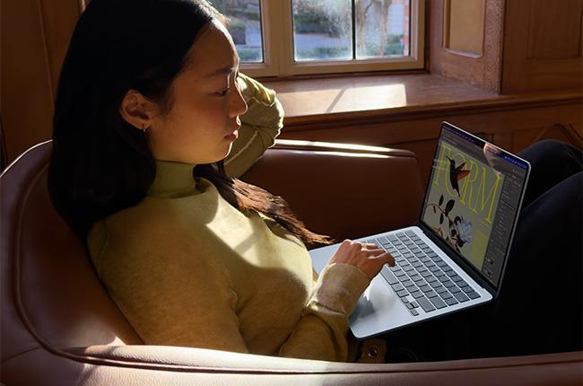 APPLE MacBook Air 13'' M5 Laptop 