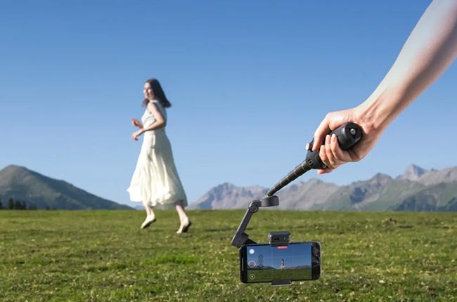 DJI Osmo Mobile 8 gimbal