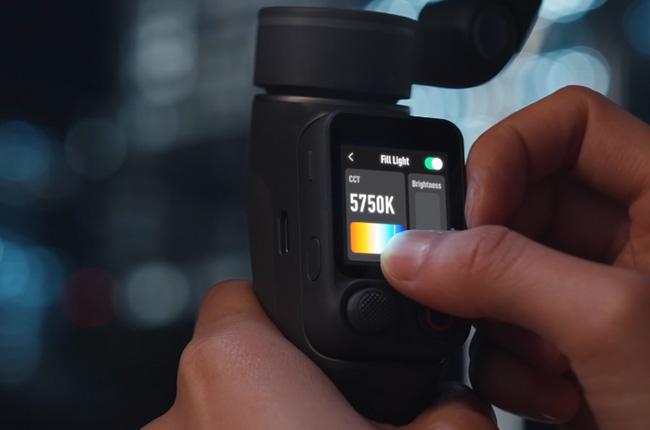 DJI Osmo Mobile 8P Advanced Tracking Combo
