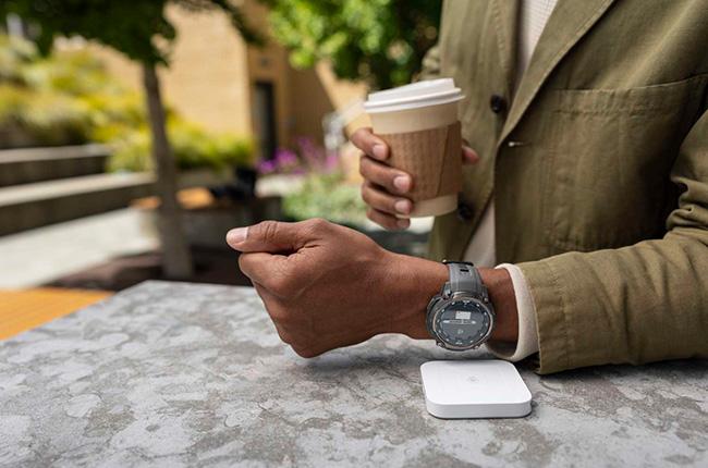 GARMIN Instinct Crossover Smartwatch