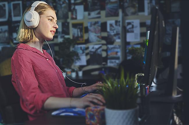 Gaming Headset JBL Quantum 100M2