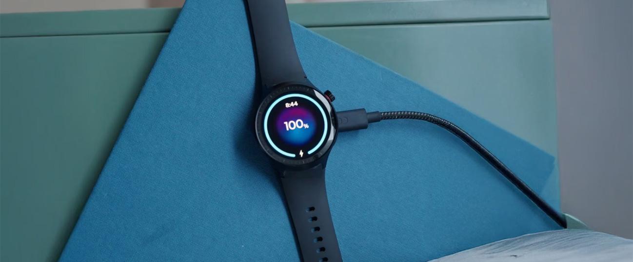 MOTOROLA Moτο Watch Volcanic Ash Smartwatch οθόνη OLED 1,43''