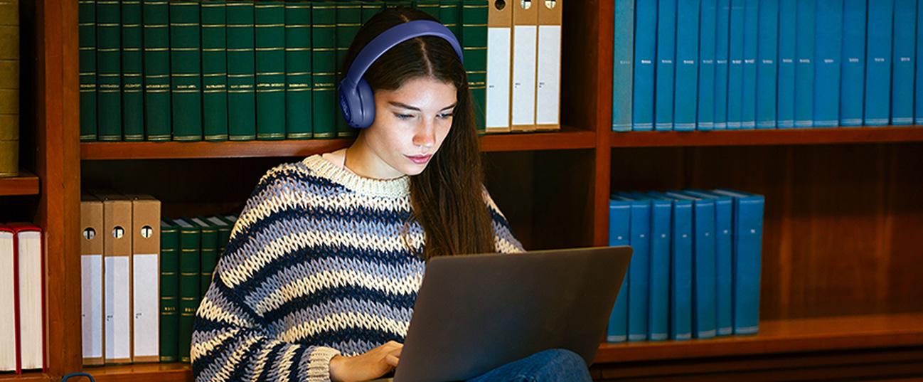 Bluetooth Headphones JBL Tune 680NC jbl pure bass