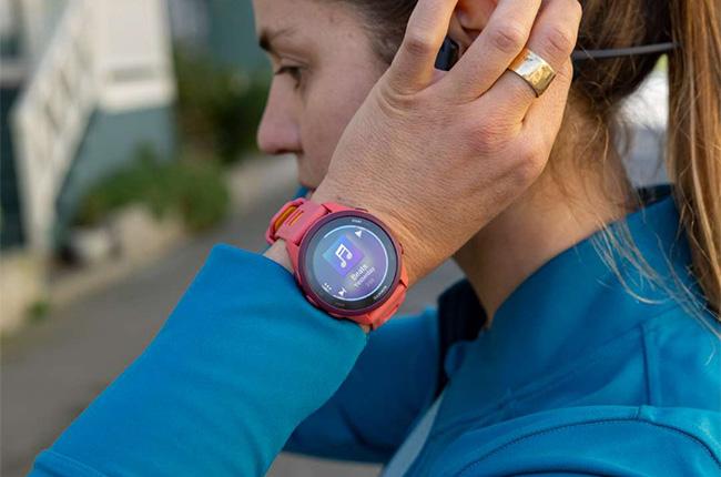 GARMIN Forerunner 170 Music 43mm AMOLED Smartwatch