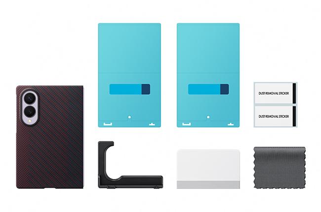 Carbon Case with MagSafe + SAMSUNG Galaxy Fold 8 Anti-Reflecting Screen Protector Set